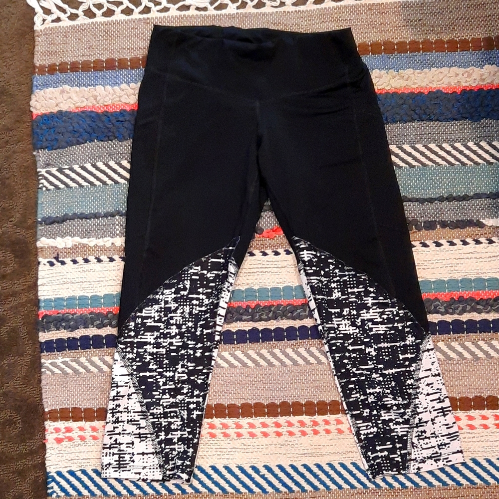 Small capri leggings